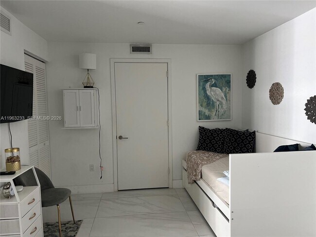 Building Photo - 31 SE 6th St