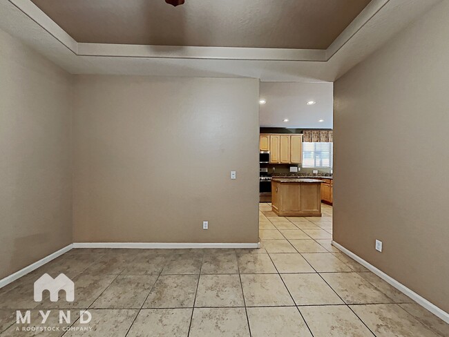 Building Photo - 231 W Flamingo Dr