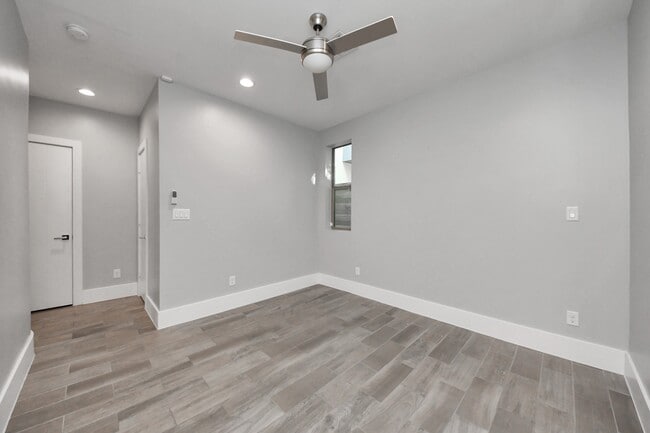 Primary Photo - 3204 Sherman St