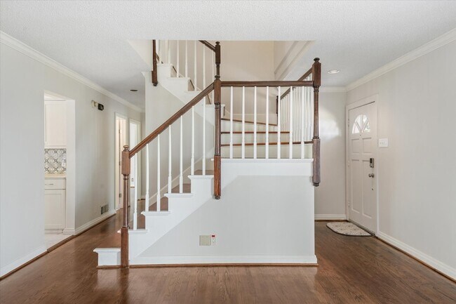 Building Photo - 5416 Winton St