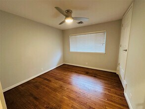 Building Photo - 9758 Cedardale Dr
