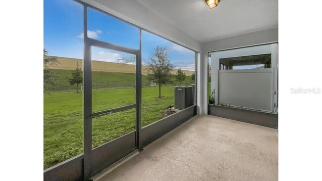 Building Photo - 3737 Plainview Dr