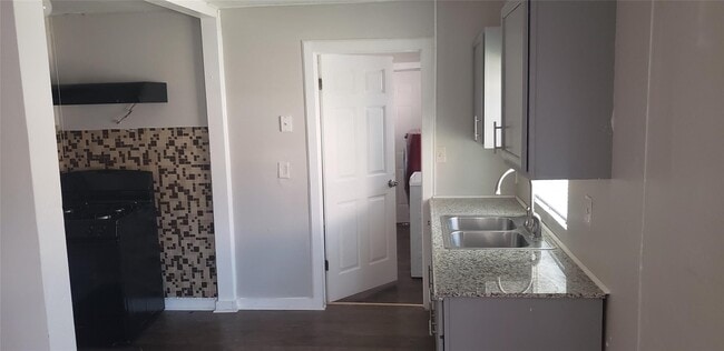 Building Photo - 912 Jennetta St