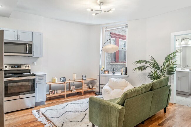 Building Photo - 4300 Chestnut St