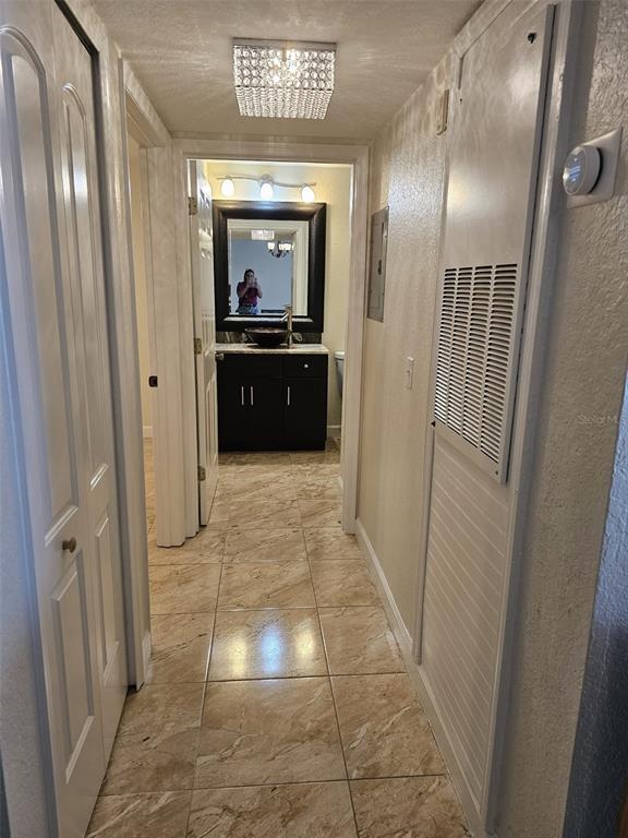 Building Photo - 13815 Fairway Island Dr