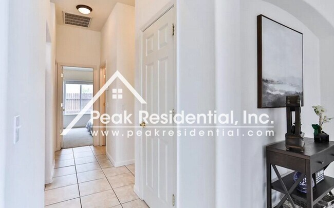 Building Photo - Spacious Elk Grove 4bd/2ba Home with 2 Car...