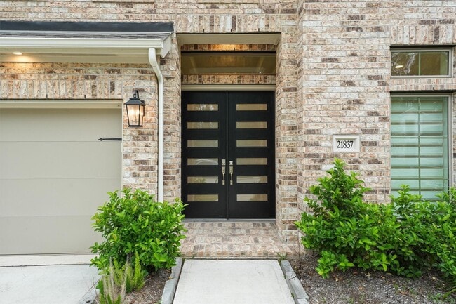 Building Photo - 21837 Otter Pt Ln