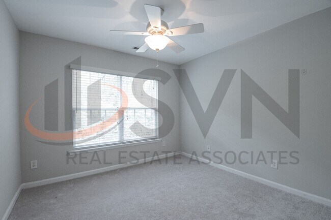 Building Photo - 3 Bedroom / 2.5 Bath in South Durham Neighborhood!