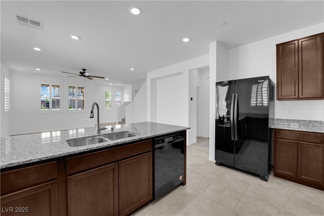 Building Photo - 2467 Bellinzona Pl