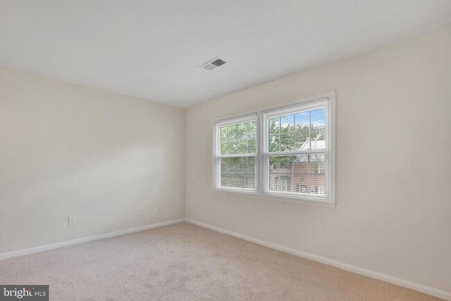 Building Photo - 8529 Lakinhurst Ln
