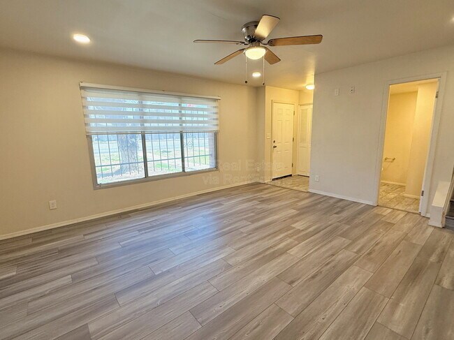 Building Photo - 6742 N 43rd Ave