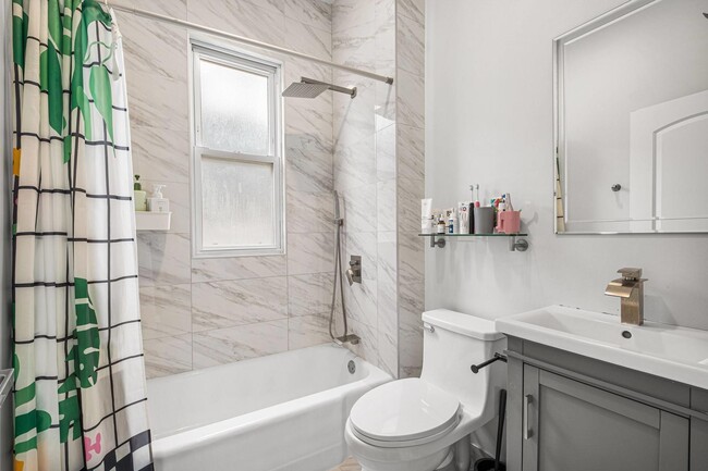 Building Photo - 3904 N Whipple St