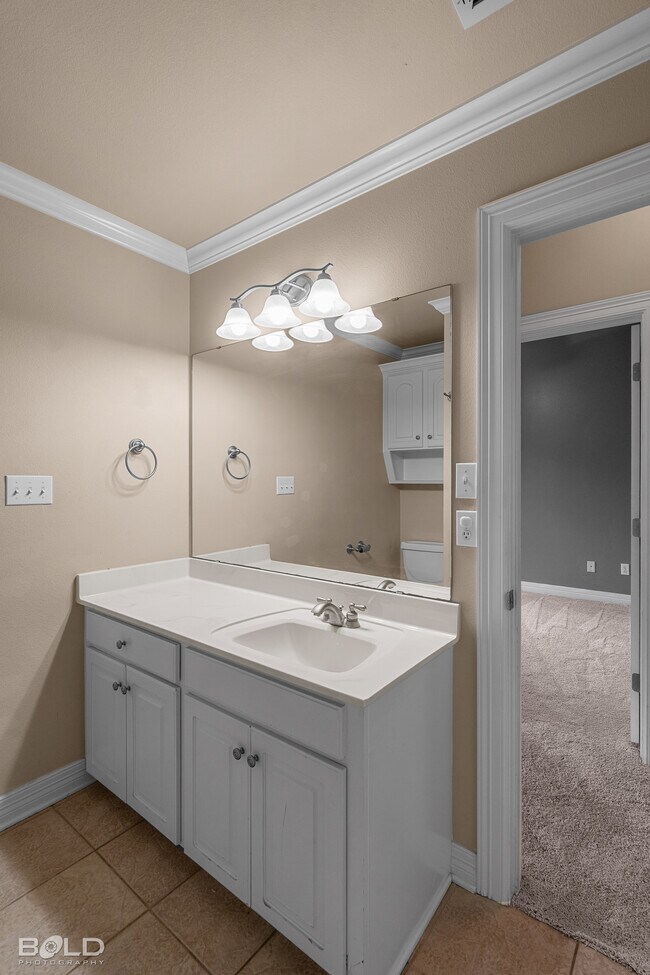 Building Photo - 6012 Whitney Dr