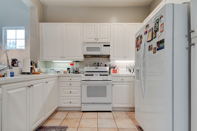 Building Photo - 14 Celano Ct