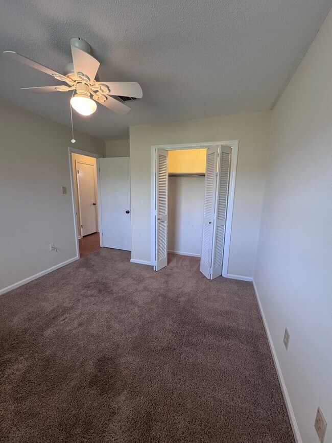 Building Photo - 1115 Briar Creek Rd