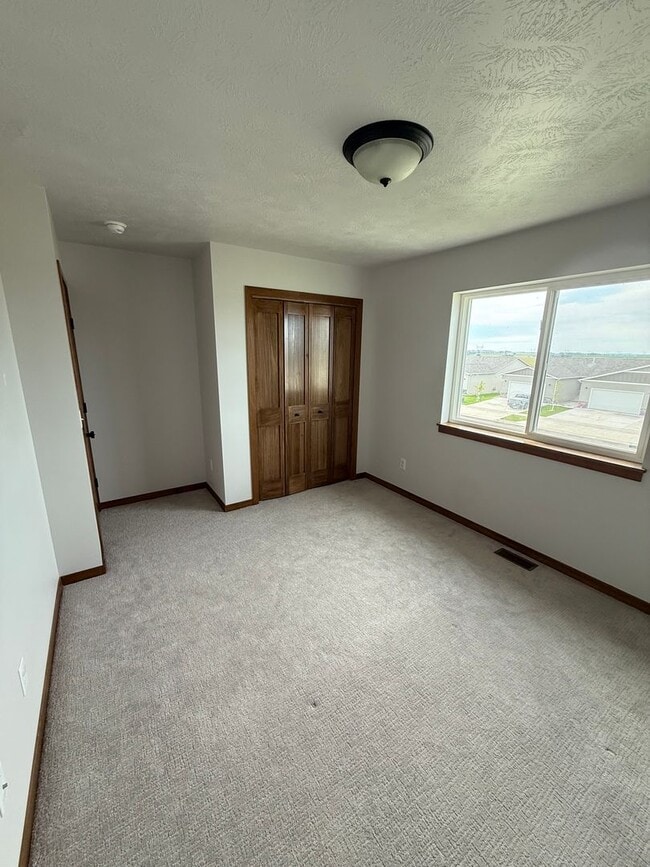 Building Photo - 8154 E Tencate Pl