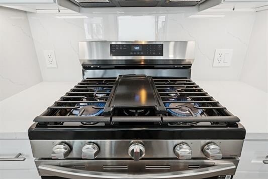 Building Photo - 32 Jones St