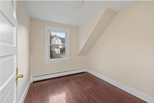 Building Photo - 28 Conklin Ave