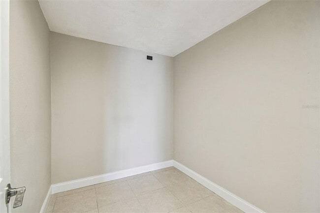 Building Photo - 5050 Porpoise Pl