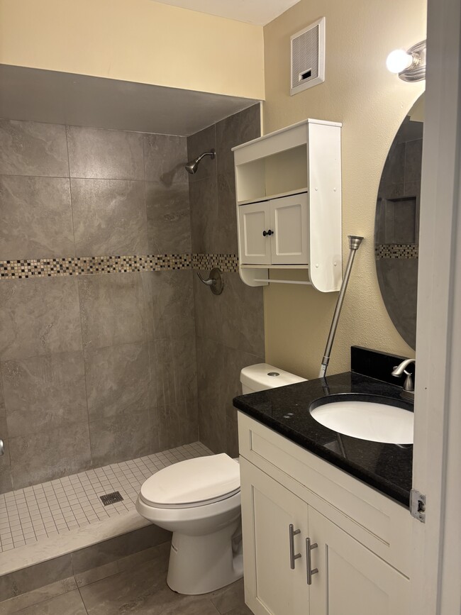 Building Photo - 2409 Barley Club Ct