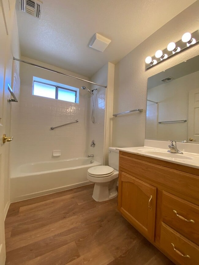 Building Photo - 55+ Condo on Golf Course in Sunland Springs Village