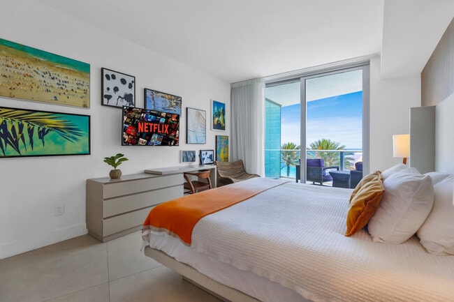 Building Photo - 4011 S Ocean Dr