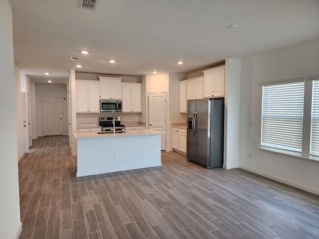 Building Photo - Spacious 3BR Home in Quiet Jacksonville Ne...
