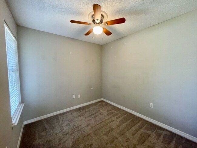 Building Photo - Nice 3 Bedroom Home For Rent!