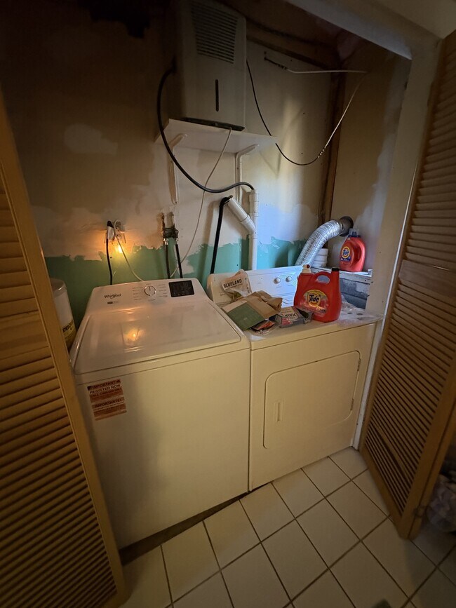 Building Photo - 1 Edgehill Pl