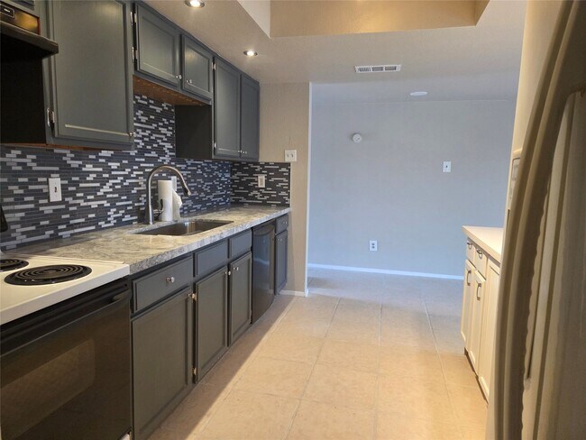 Building Photo - 14777 Wunderlich Dr