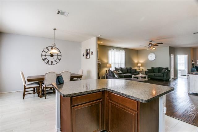 Building Photo - 8633 Star Thistle Dr