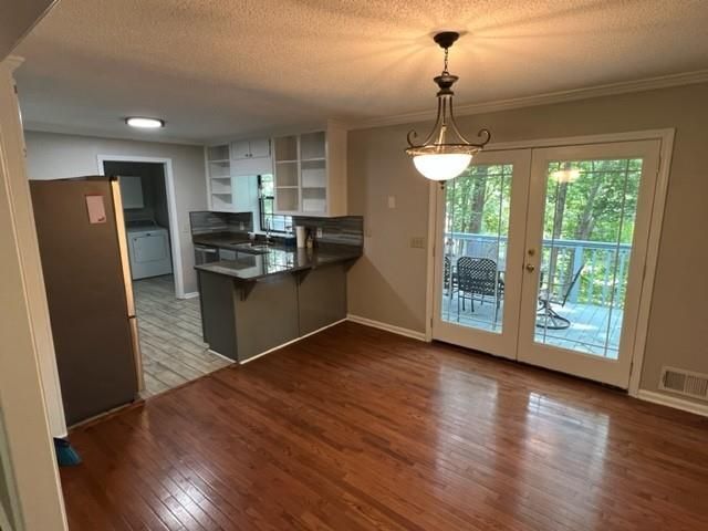 Building Photo - 8010 Hickory Ct