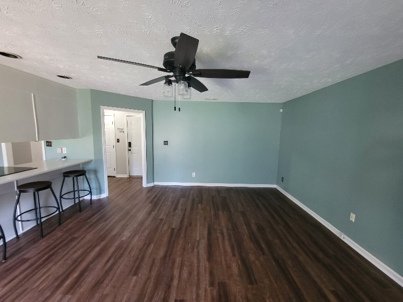 Building Photo - 309 Sparrow Dr