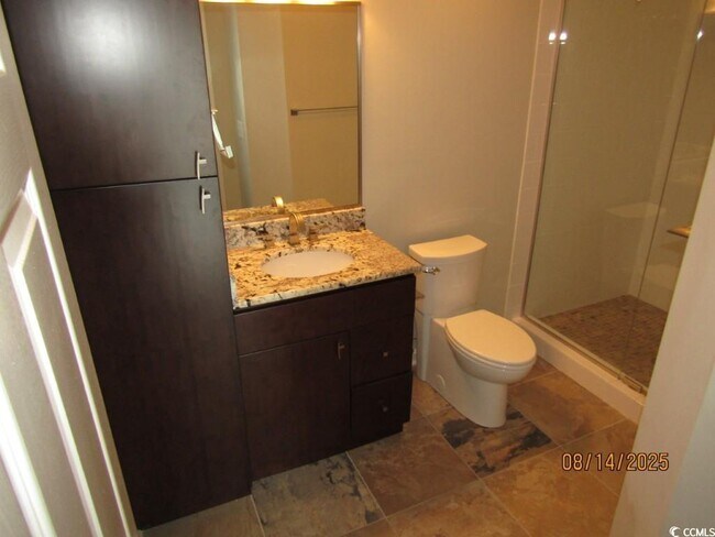 Building Photo - 4560 Greenbriar Dr