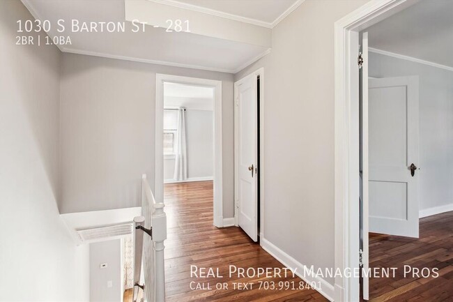 Building Photo - Sunny & Spacious Arlington Village TH- Ste...