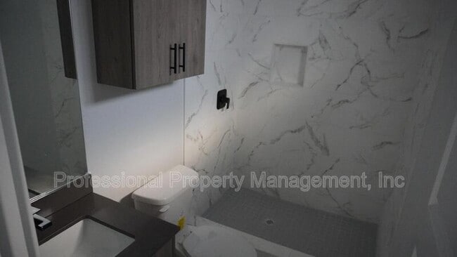 Building Photo - 2813 Bravo Rd