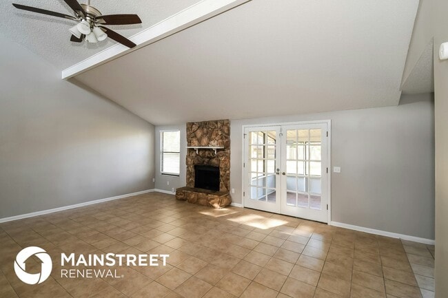 Building Photo - 4385 Queensway Dr