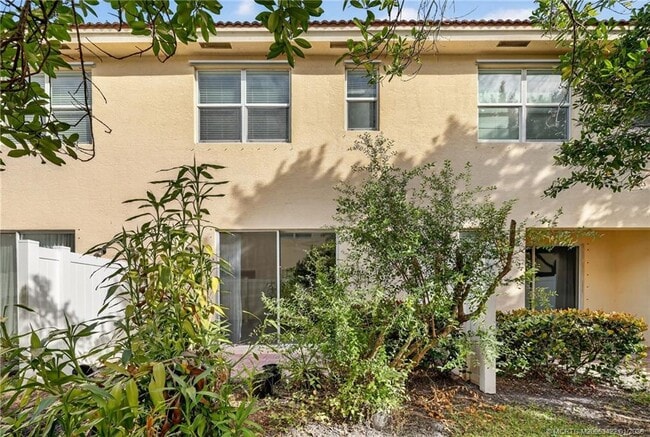 Building Photo - 9504 SW Otter Ln