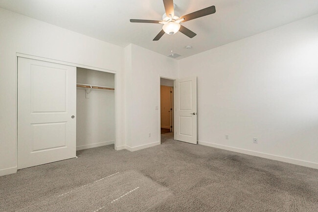 Building Photo - 5538 S Dillon