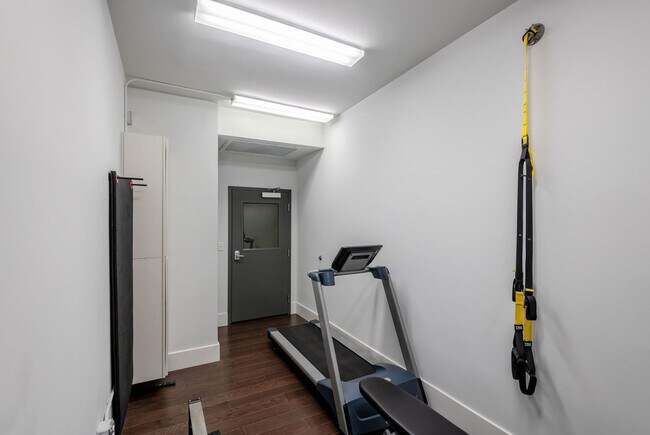 Building Photo - 822 Howard Ave