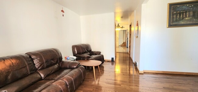 Building Photo - 4538 S Sawyer Ave