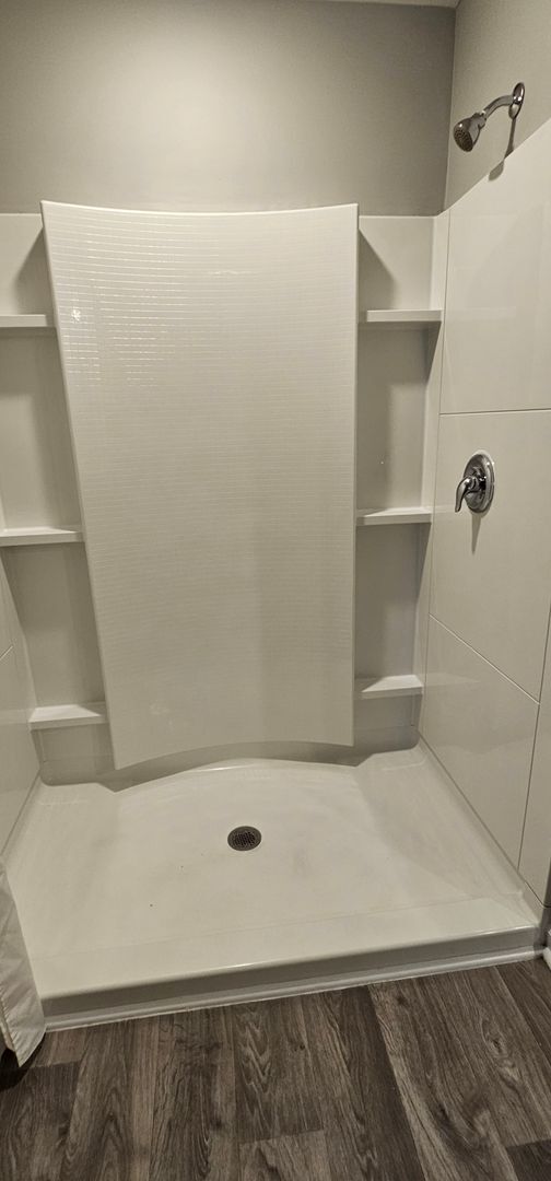 Building Photo - Luxury Meets Privacy in This 4-Bedroom Cul...