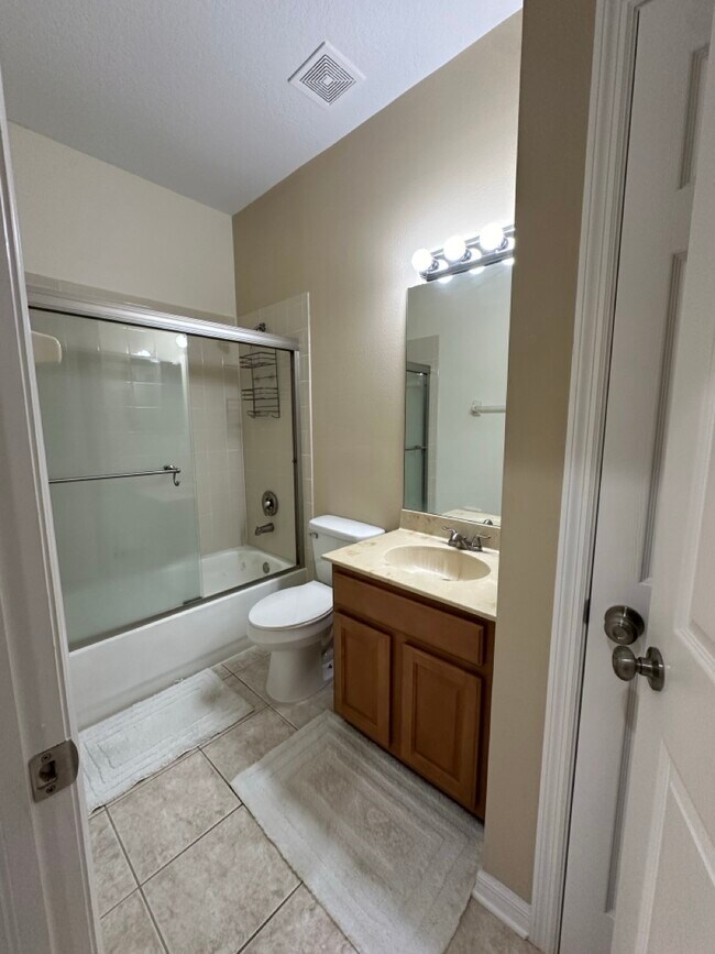 Building Photo - 10222 Devonshire Lake Dr