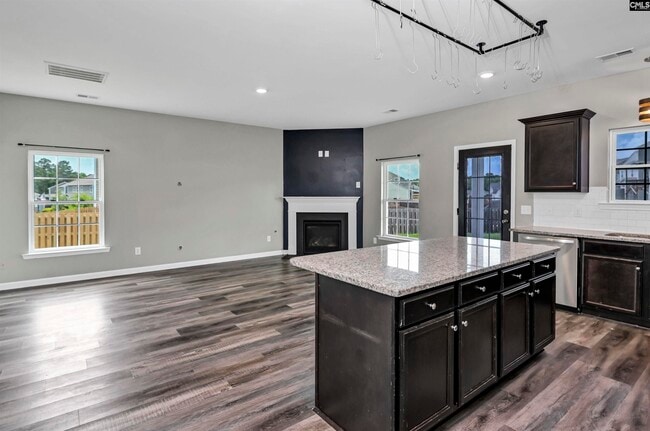 Building Photo - 414 Tulip Way