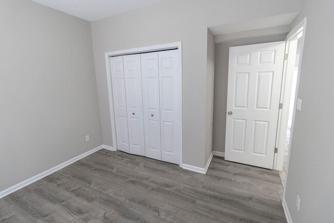 Building Photo - 1938 Center St