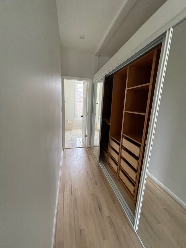 Building Photo - 3131 11th St NW