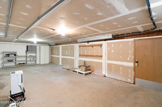 Building Photo - 606 Bay Ave