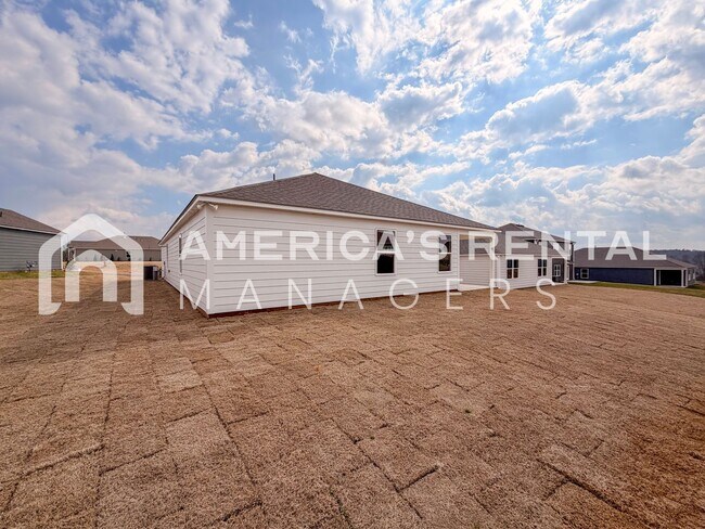 Building Photo - Available NOW! Spacious 5-Bedroom Single Level Home!