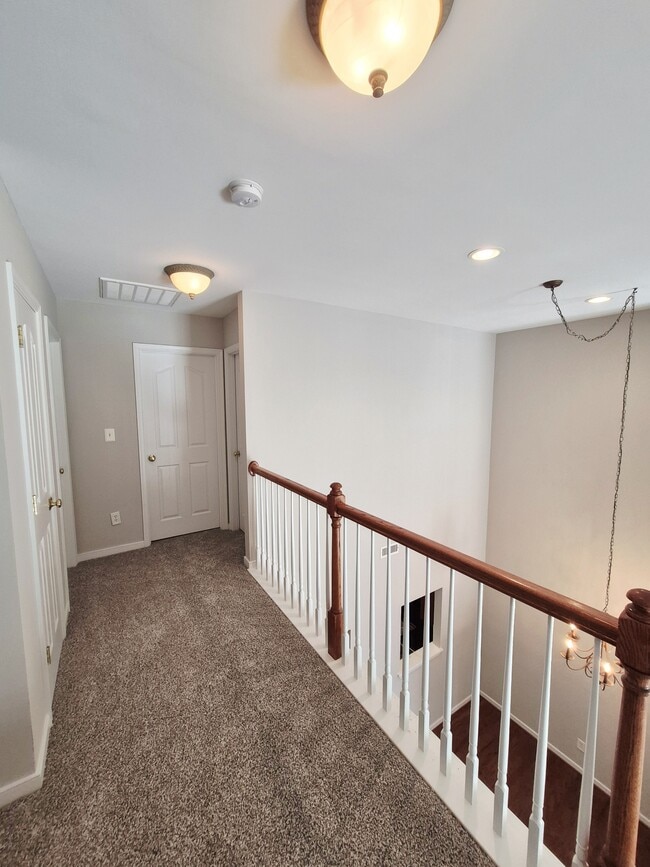 Building Photo - 1563 Providence Knoll Dr