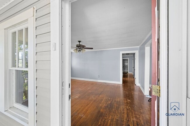 Building Photo - 3 bd 1 ba